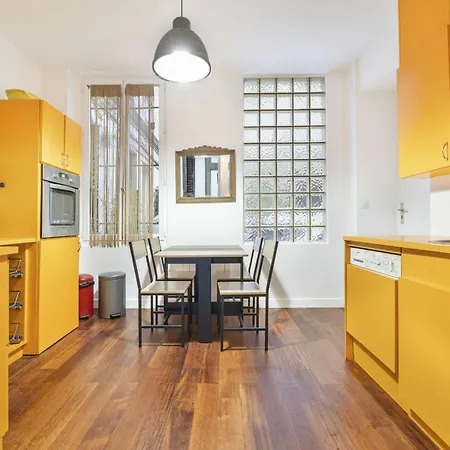 Apartment Psychedelic Paris
